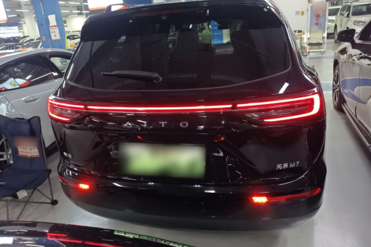 鸿蒙智行 问界M7 2024款 1.5T 智驾四驱Ultra版 5座车身外观6004