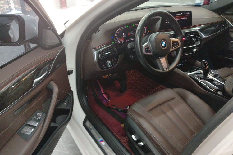 宝马5系 2020款 525Li M运动套装中控内饰20