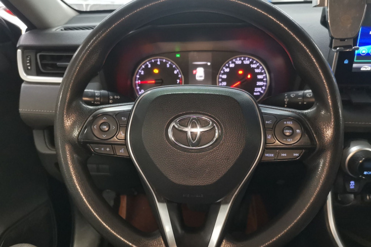 丰田 威兰达 2020款 2.0L CVT四驱豪华版局部细节13