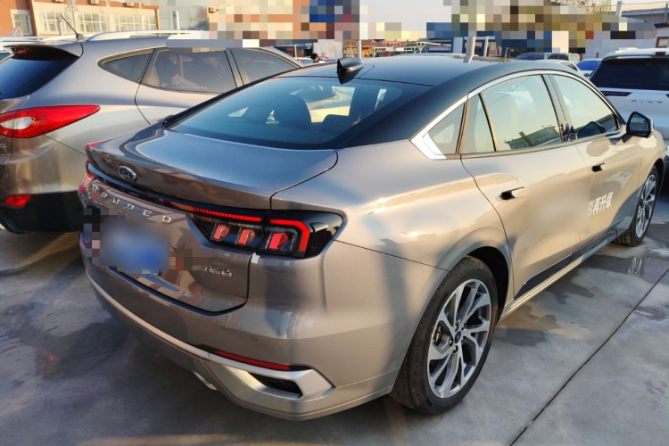 福特 蒙迪欧 2025款 2.0T EcoBoost 至尊型车身外观7