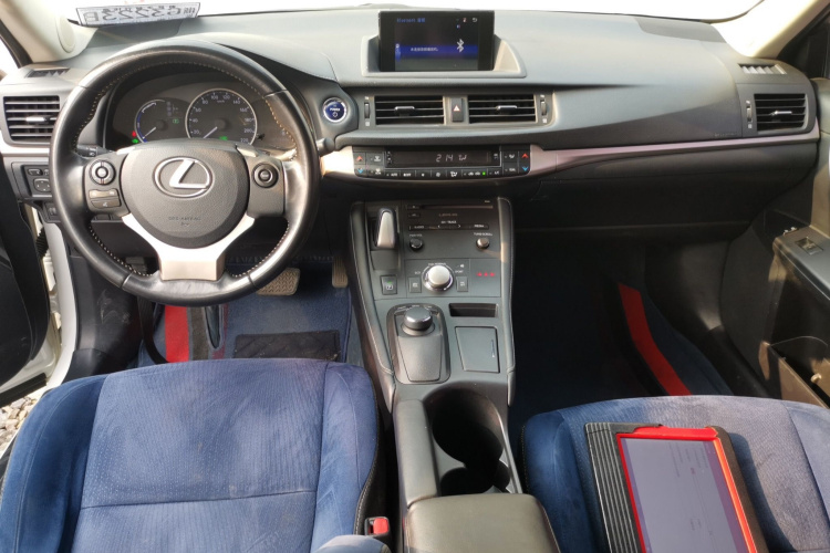 雷克萨斯CT 2014款 CT200h 舒适版 单色中控内饰12