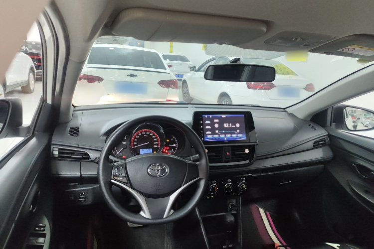 丰田 威驰 2021款 1.5L CVT创行版中控内饰7002
