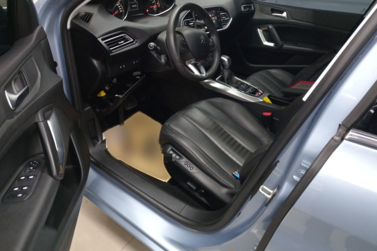 标致308S 2015款 1.6T 自动睿驰版局部细节19