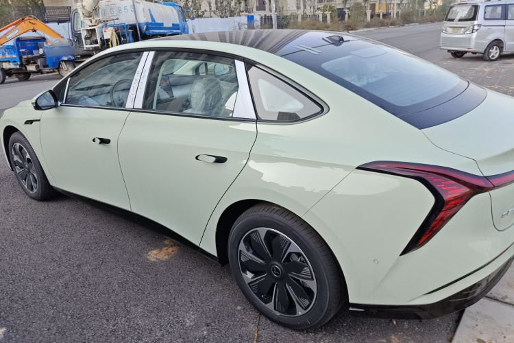 红旗天工05 2025款 550智选版车身外观6003