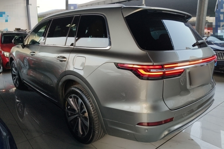 理想汽车 理想ONE 2020款 增程6座版车身外观4