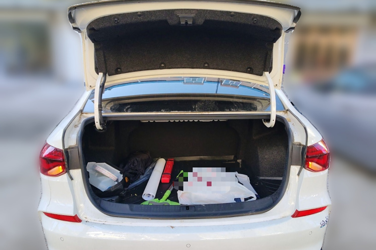 雪佛兰 科鲁泽 2023款 1.3T 轻混自动尊享版中控内饰23