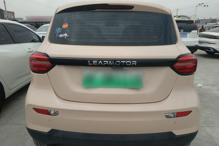 零跑汽车 零跑T03 2021款 400微糖版车身外观6