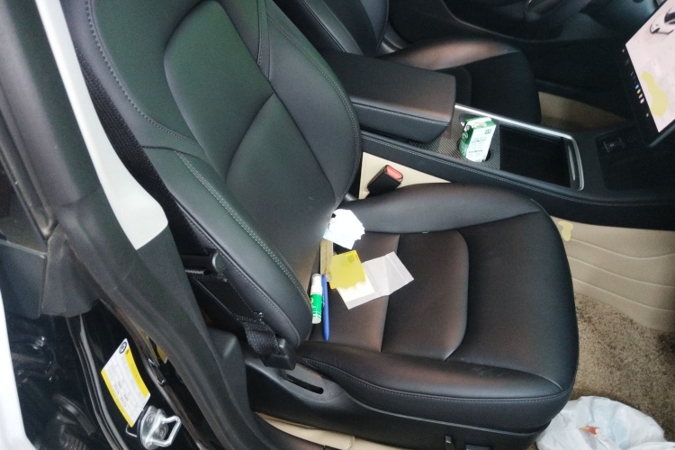 特斯拉 Model 3 2022款 后轮驱动版局部细节41