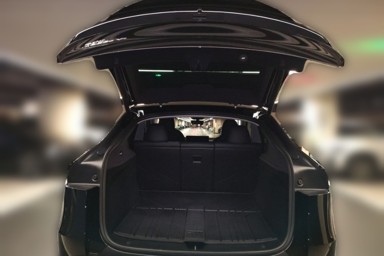 特斯拉 Model Y 2025款 长续航全轮驱动版中控内饰23