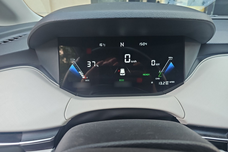 奔腾NAT 2023款 PRO 舒享出行换电版 401km局部细节14