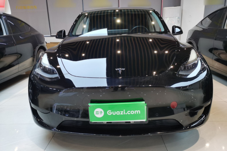 特斯拉 Model Y 2022款 后轮驱动版车身外观2