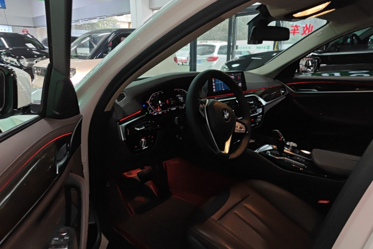 宝马5系 2020款 525Li 豪华套装中控内饰20