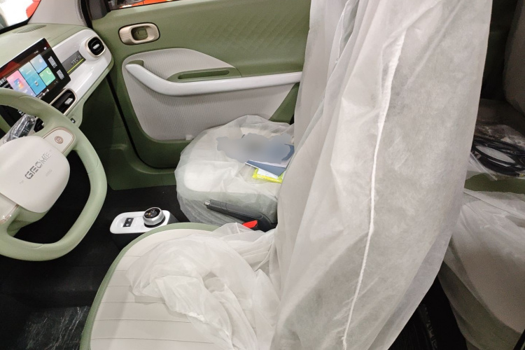 吉利银河 2025款 210km 熊猫骑士中控内饰19