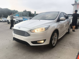 福特 福克斯 2020款 两厢经典 1.5L 自动风尚型