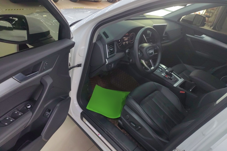 奥迪Q5L 2020款 改款 40 TFSI 荣享时尚型中控内饰20