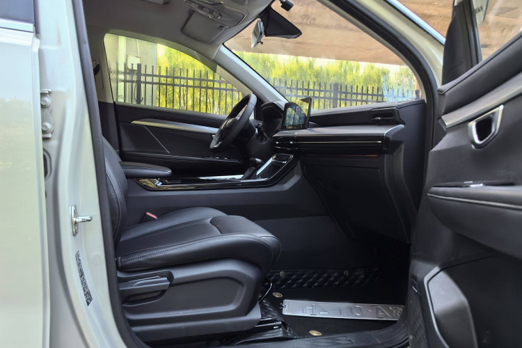 五菱汽车 五菱星辰 2021款 1.5T CVT星曜版车身外观6013