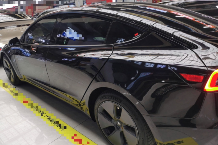 特斯拉 Model 3 2022款 后轮驱动版车身外观4