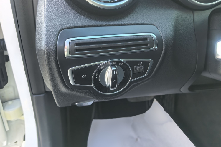 奔驰C级 2016款 C 200 L 运动型中控内饰7011