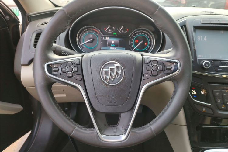 别克 君威 2014款 2.0L 精英时尚型中控内饰13