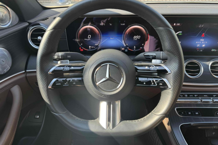 奔驰E级 2021款 改款 E 300 L 运动豪华型中控内饰7003