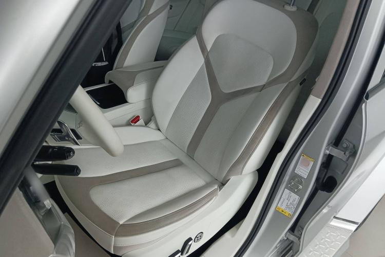 超境汽车 共创坦克300 2021款 2.0T 赛博坦克局部细节19