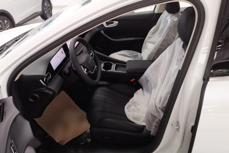 荣威D7 2025款 DMH 125km 世界冠军版中控内饰19