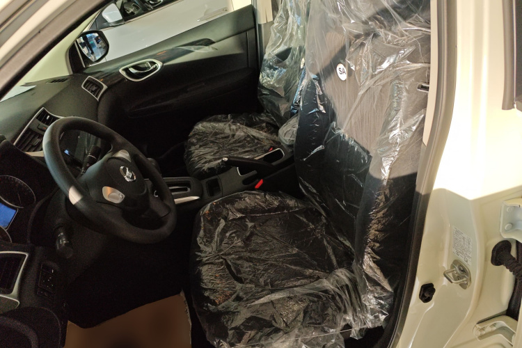 日产 轩逸 2024款 改款二 经典 1.6XL CVT豪华版中控内饰19