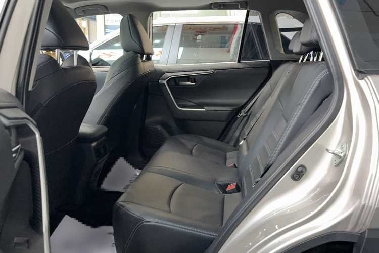 丰田 威兰达 2022款 2.0L CVT两驱豪华版中控内饰7002