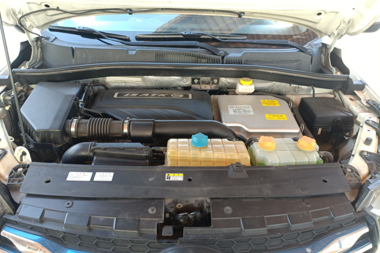 广汽传祺 传祺GS4新能源 2017款 1.5L PHEV尊享版机舱底盘24