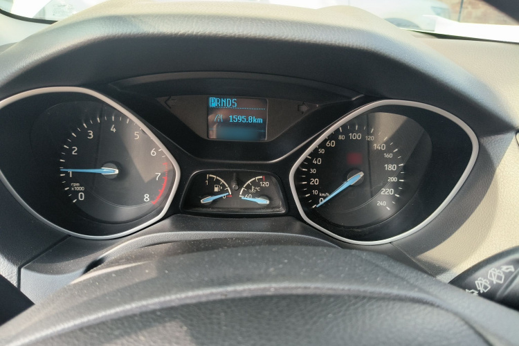 福特 福克斯 2018款 两厢经典 1.6L 自动舒适型智行版局部细节14