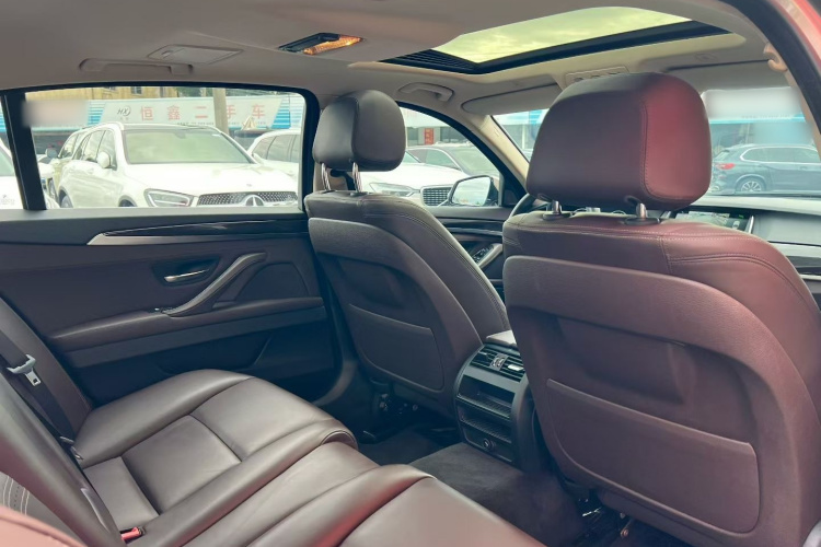 宝马5系 2017款 525Li 豪华设计套装中控内饰7009