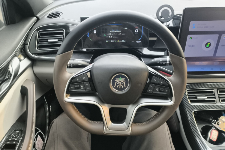 比亚迪 秦PLUS 2023款 冠军版 DM-i 120KM卓越型中控内饰13