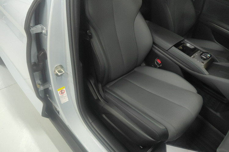 比亚迪 秦L 2025款 DM-i 智驾版 120KM领先型局部细节41