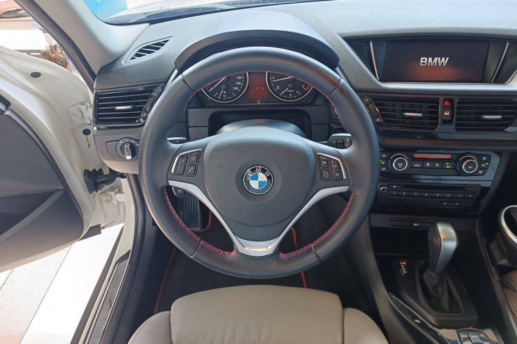 宝马X1 2013款 sDrive18i 运动设计套装局部细节13