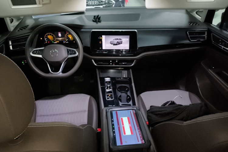 大众 威然 2023款 改款 330TSI 商务版中控内饰12