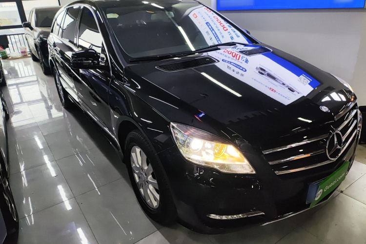 奔驰R级 2014款 R 320 4MATIC 商务型车身外观3