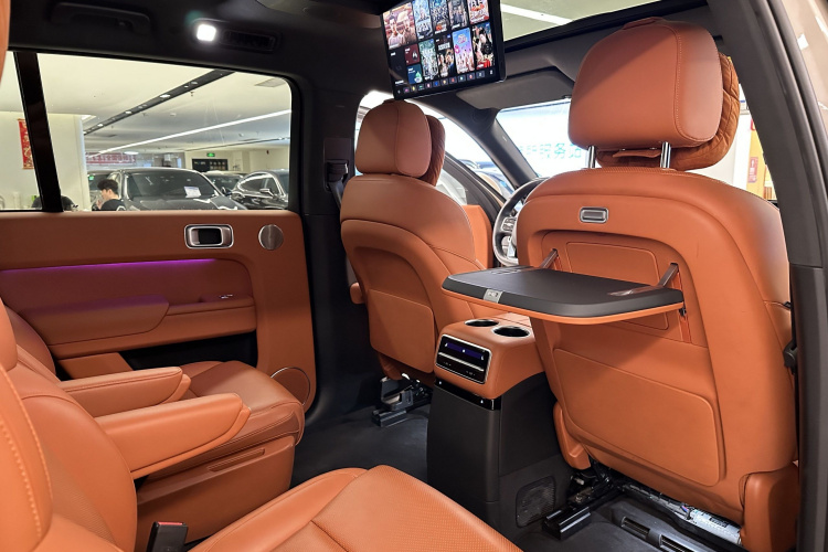 理想汽车 理想L9 2022款 Max中控内饰7010