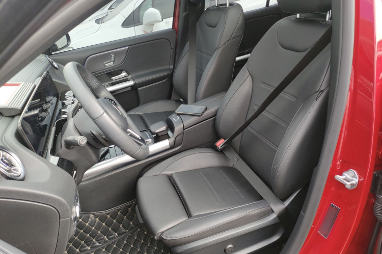 奔驰GLA 2020款 GLA 200中控内饰19