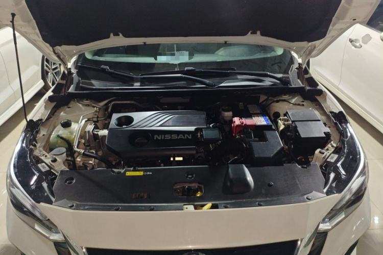 日产 轩逸 2021款 1.6L XL CVT悦享版机舱底盘24