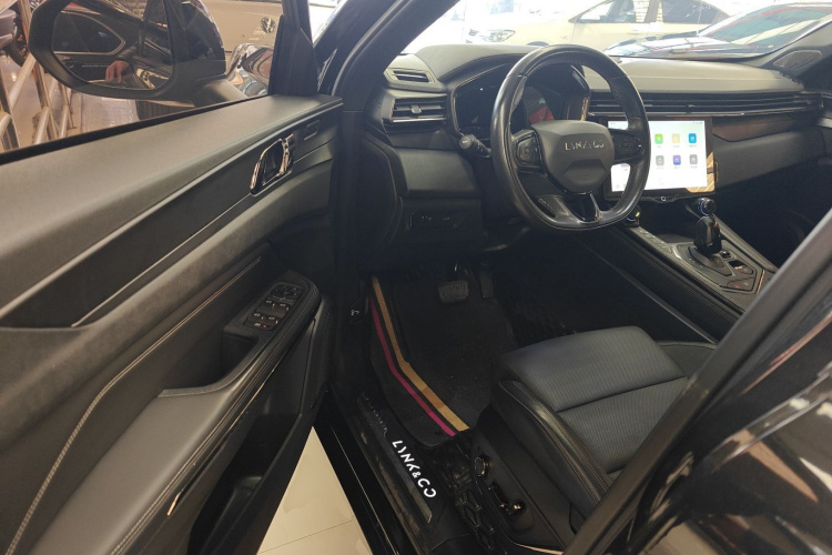 领克01 2021款 2.0TD 四驱暗夜版中控内饰20