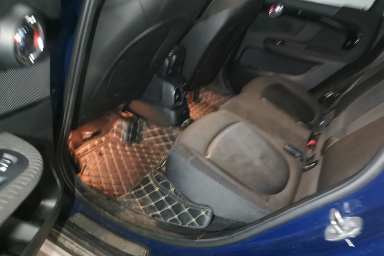 MINI Countryman 2018款 1.5T COOPER 艺术家中控内饰7004