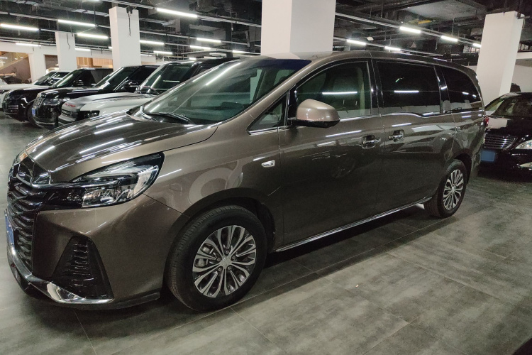 别克GL8 2023款 改款 陆上公务舱 豪华型车身外观4