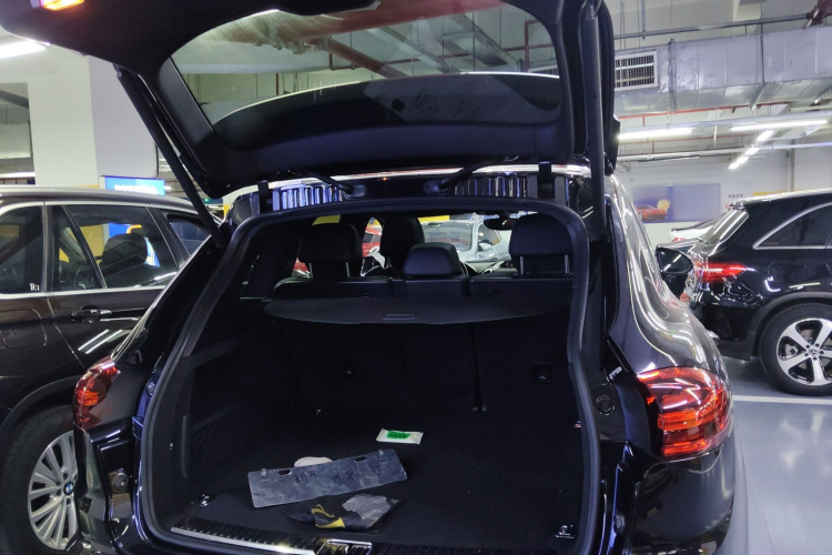 保时捷 2016款 Cayenne 3.0T机舱底盘23