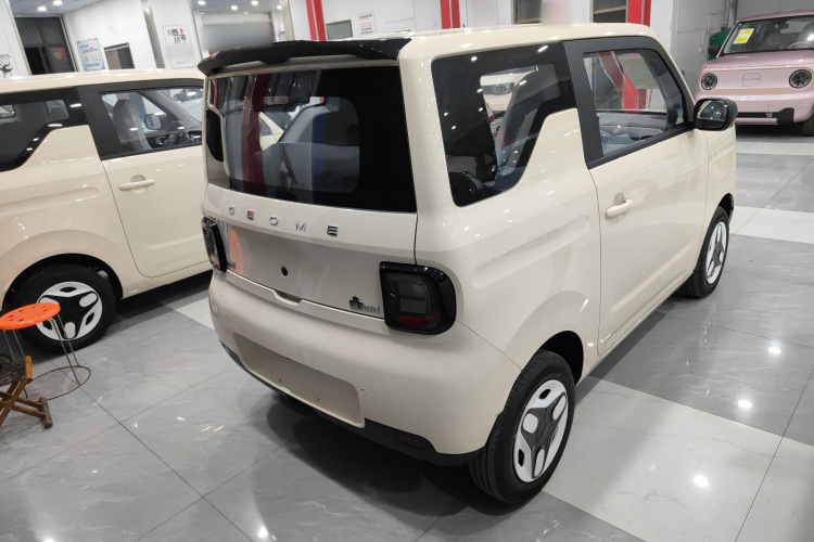 吉利银河 熊猫 2025款 210km 元气熊车身外观7