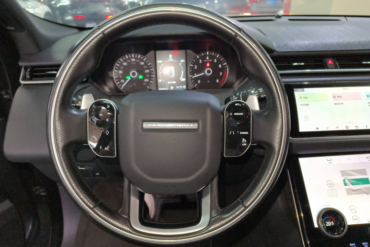 路虎 揽胜星脉 2020款 P250 R-DYNAMIC S中控内饰13