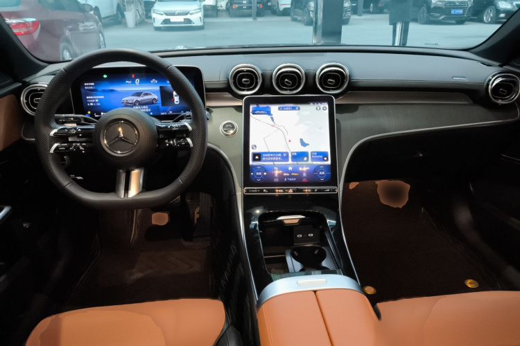 奔驰C级 2023款 C 260 L 运动版中控内饰7002