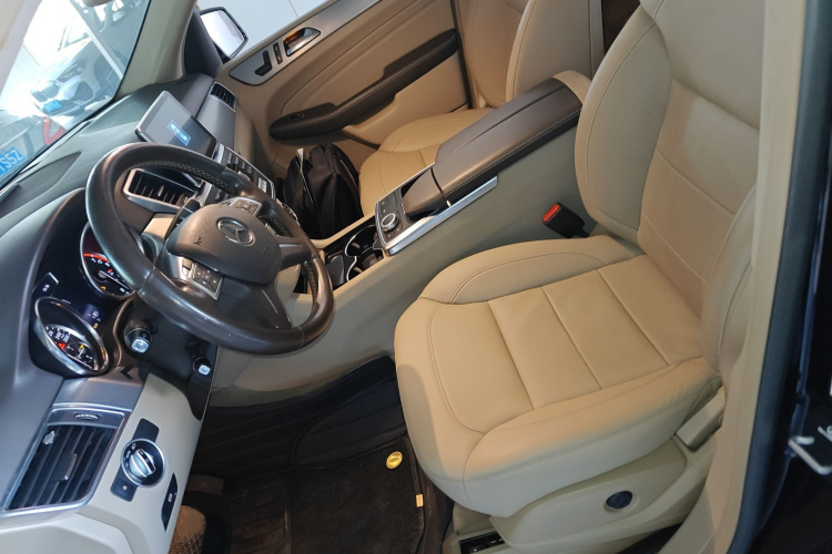 奔驰M级 2014款 ML 320 4MATIC局部细节19