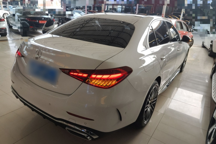 奔驰C级 2024款 改款 C 260 L 运动版车身外观7