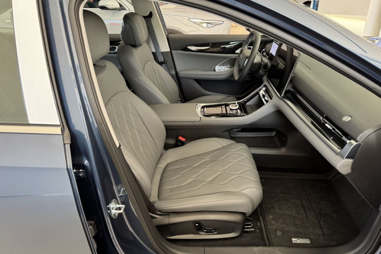 吉利银河 银河A7 2025款 EM-i 150km 探索+版中控内饰7006