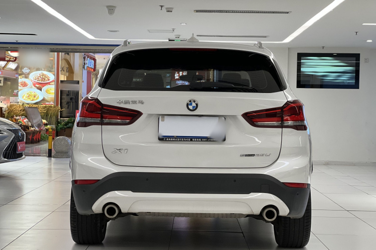 宝马X1 2022款 sDrive25Li 领先型车身外观6001